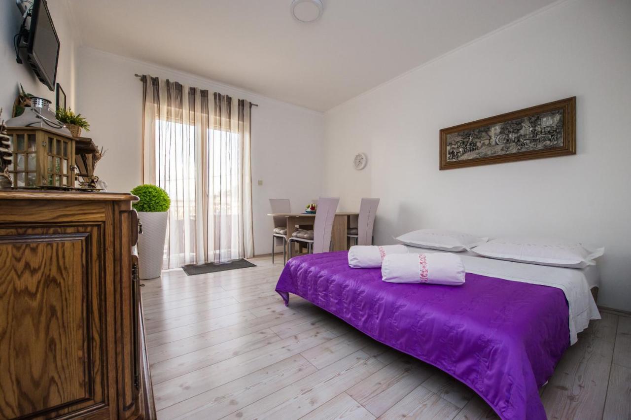 Apartments Nino Podstrana Exterior photo