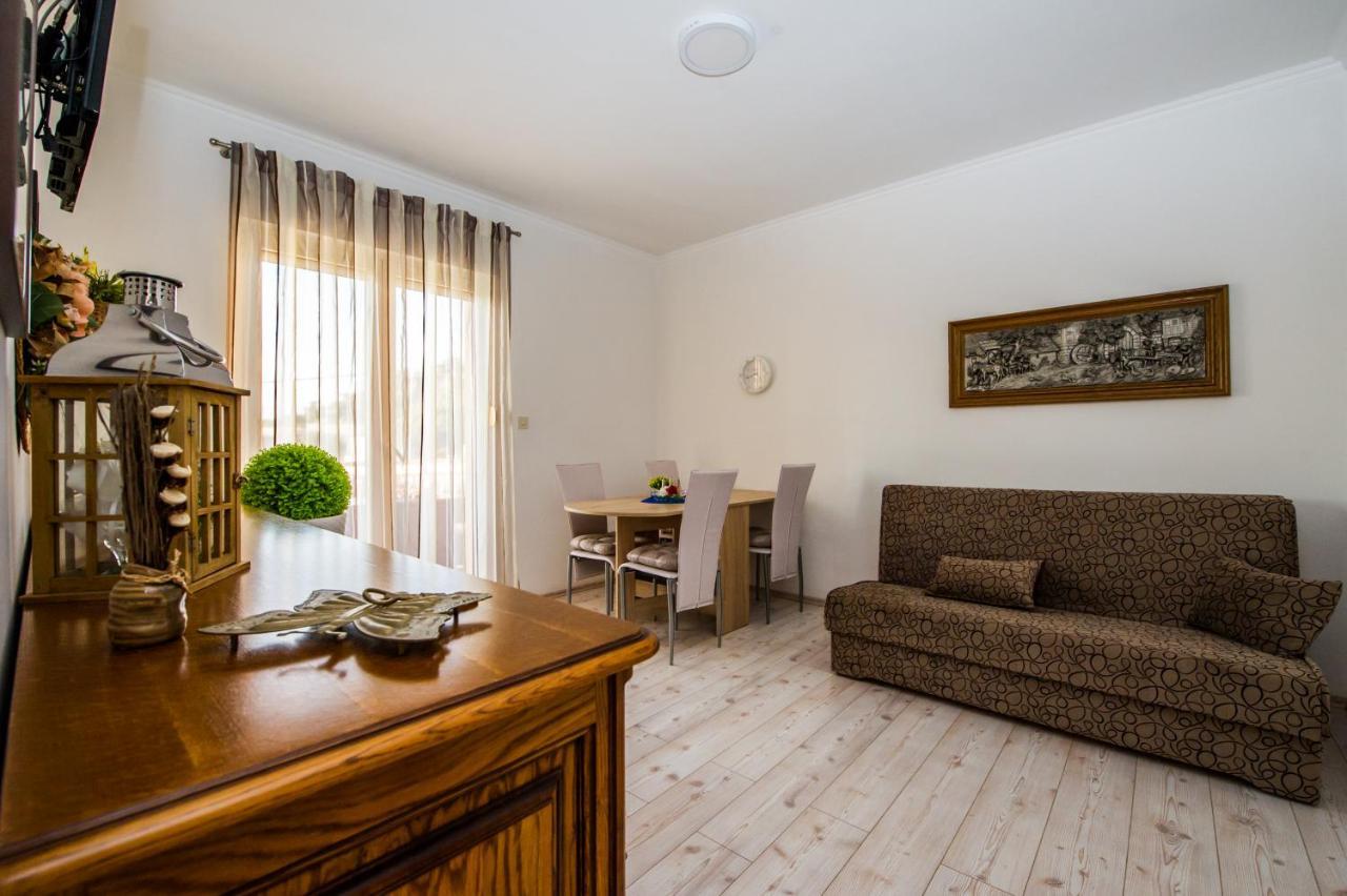 Apartments Nino Podstrana Exterior photo