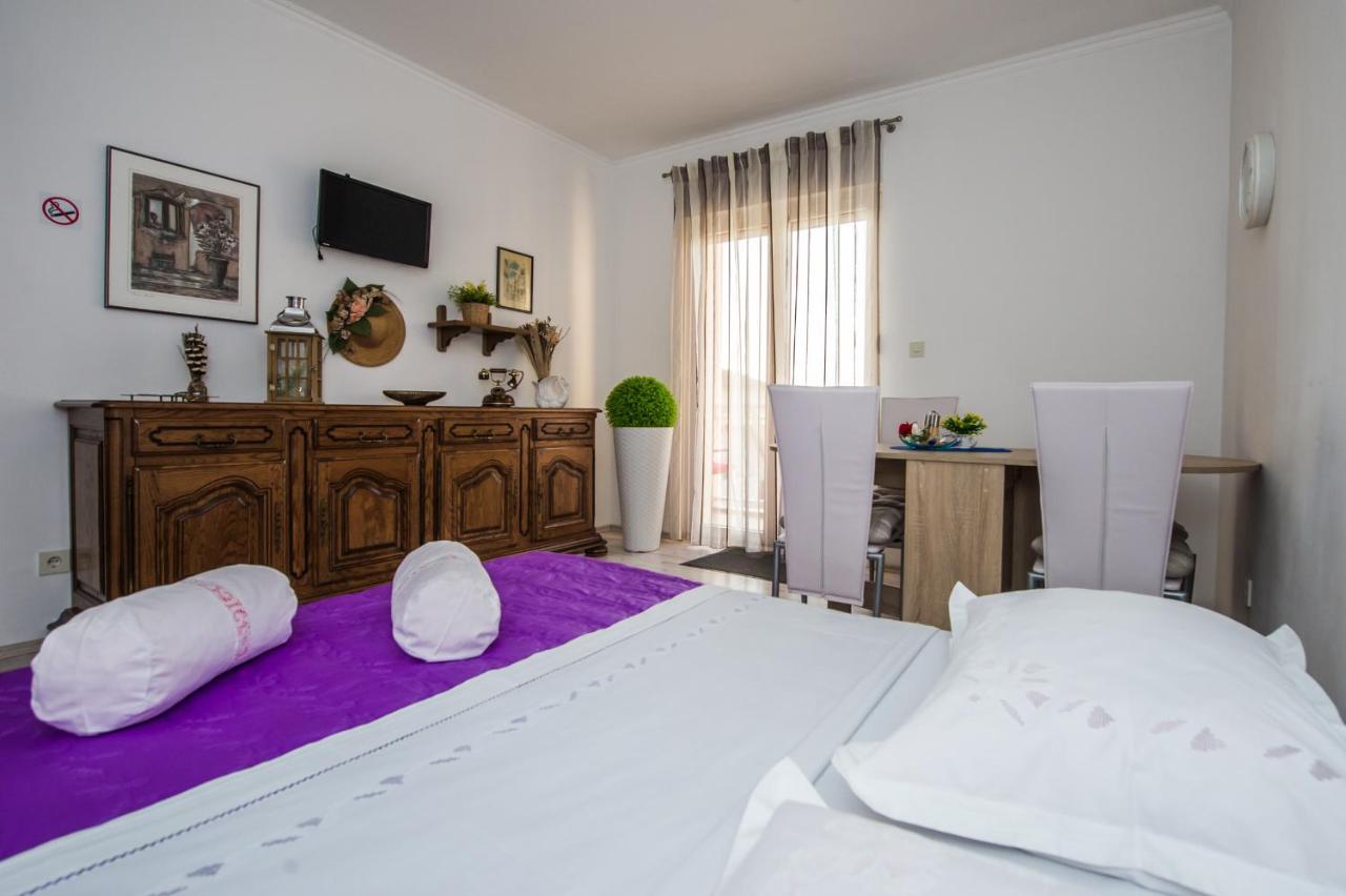 Apartments Nino Podstrana Exterior photo
