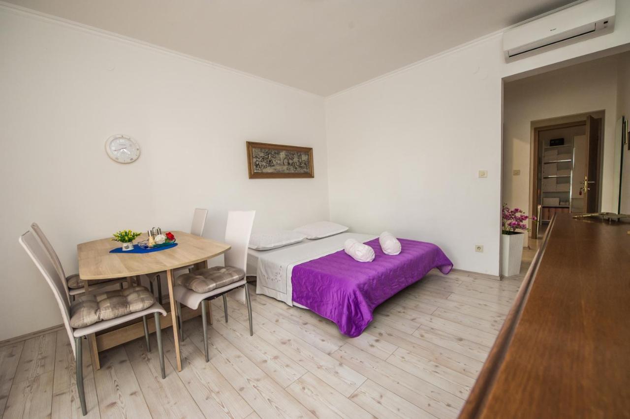 Apartments Nino Podstrana Exterior photo