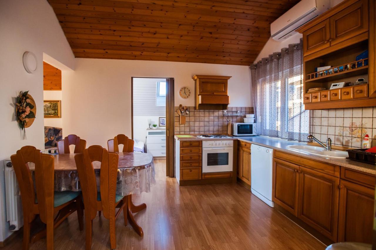 Apartments Nino Podstrana Exterior photo